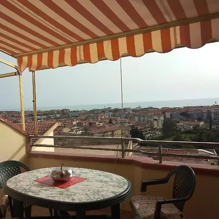 Con Terrazza, Vista Panoramica Sul Mare Daire *